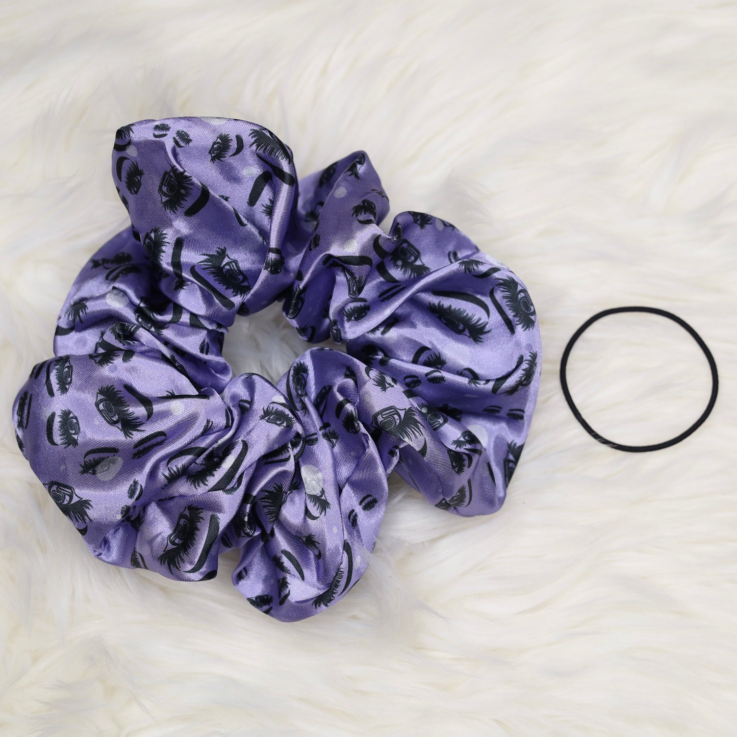 Salmon eyes scrunchie