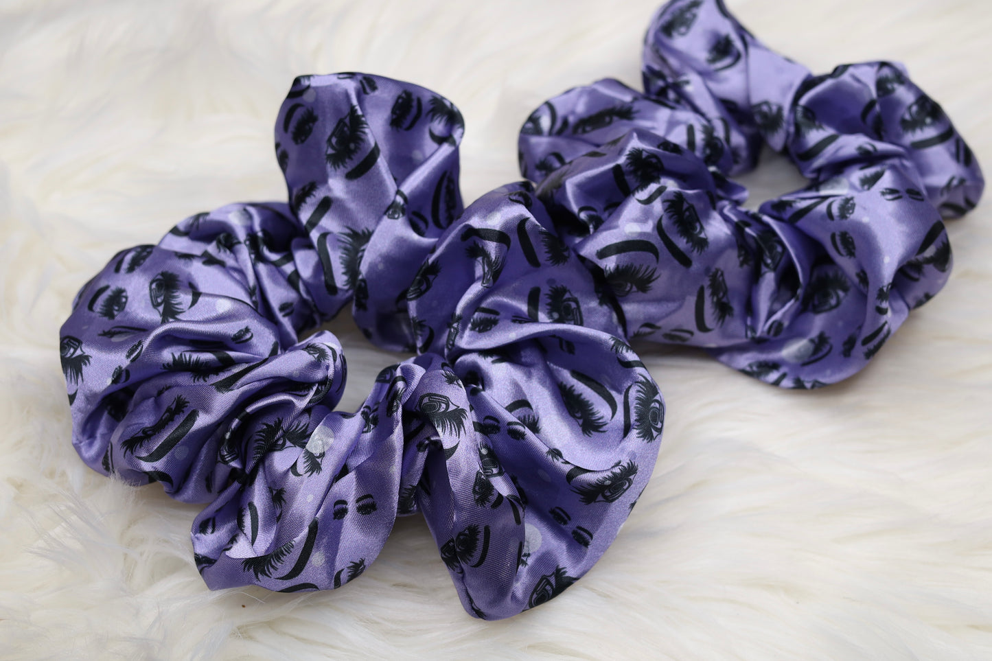 Salmon eyes scrunchie